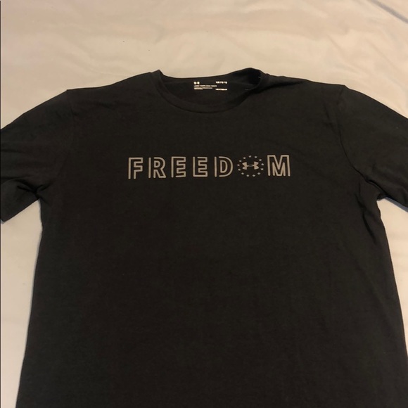 Men’s large under armour shirt - Picture 1 of 3